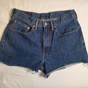 Cut Off Levi Shorts